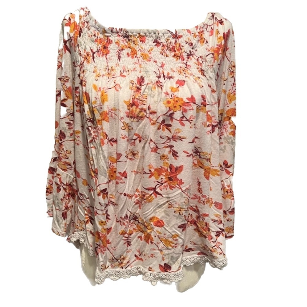 3/25🙂 LUQ cotton blouse with floral print. from Stitchfix